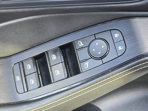 Used 2023 Nissan Rogue SV w/ SV Premium B Package image 23