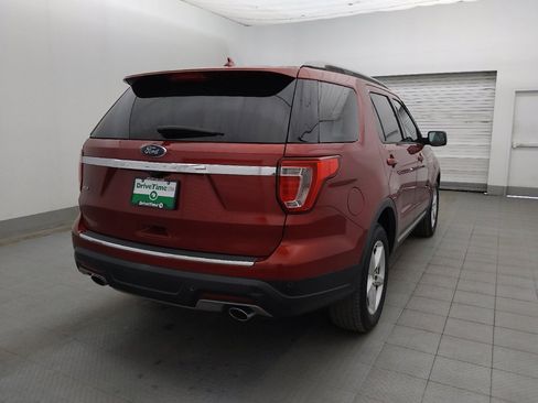 Used 2018 Ford Explorer XLT w/ Equipment Group 202A FWD image 9