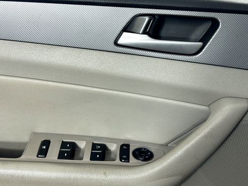 Used 2015 Hyundai Sonata SE w/ Option Group 09 image 18