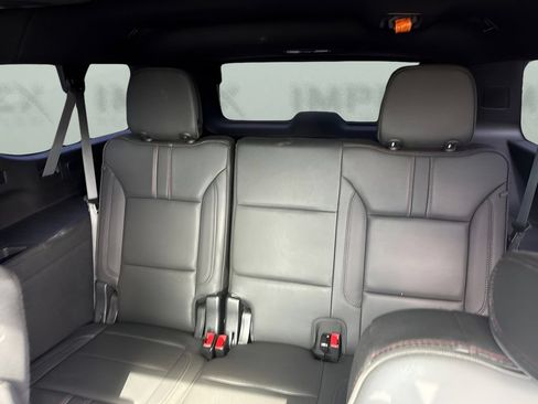 Used 2023 Chevrolet Suburban RST w/ Luxury Package AWD/4WD image 14