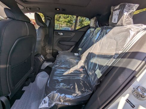 New 2026 Volvo XC40 B5 Ultra w/ Protection Package Premier image 19