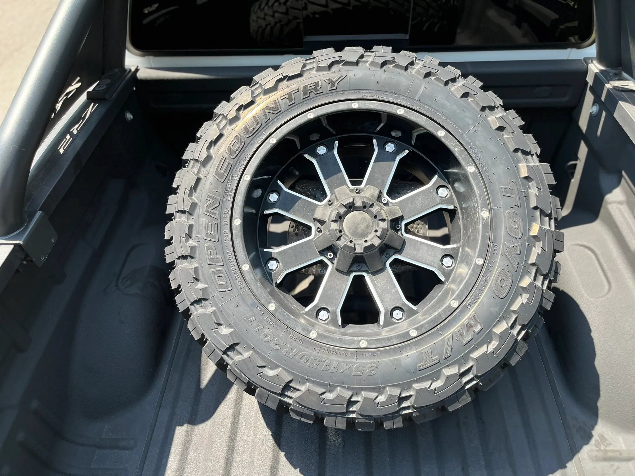 Used 2019 Chevrolet Colorado ZR2 w/ ZR2 Dusk Special Edition AWD/4WD image 25