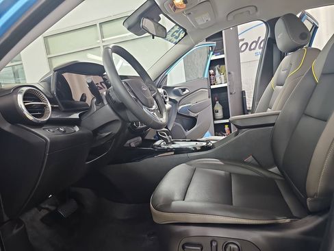 Certified 2025 Chevrolet Trax ACTIV w/ Driver Confidence Package FWD image 18