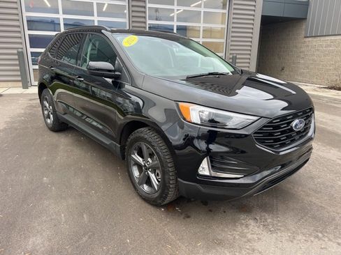 Used 2023 Ford Edge SEL w/ Sport Appearance Package image 3