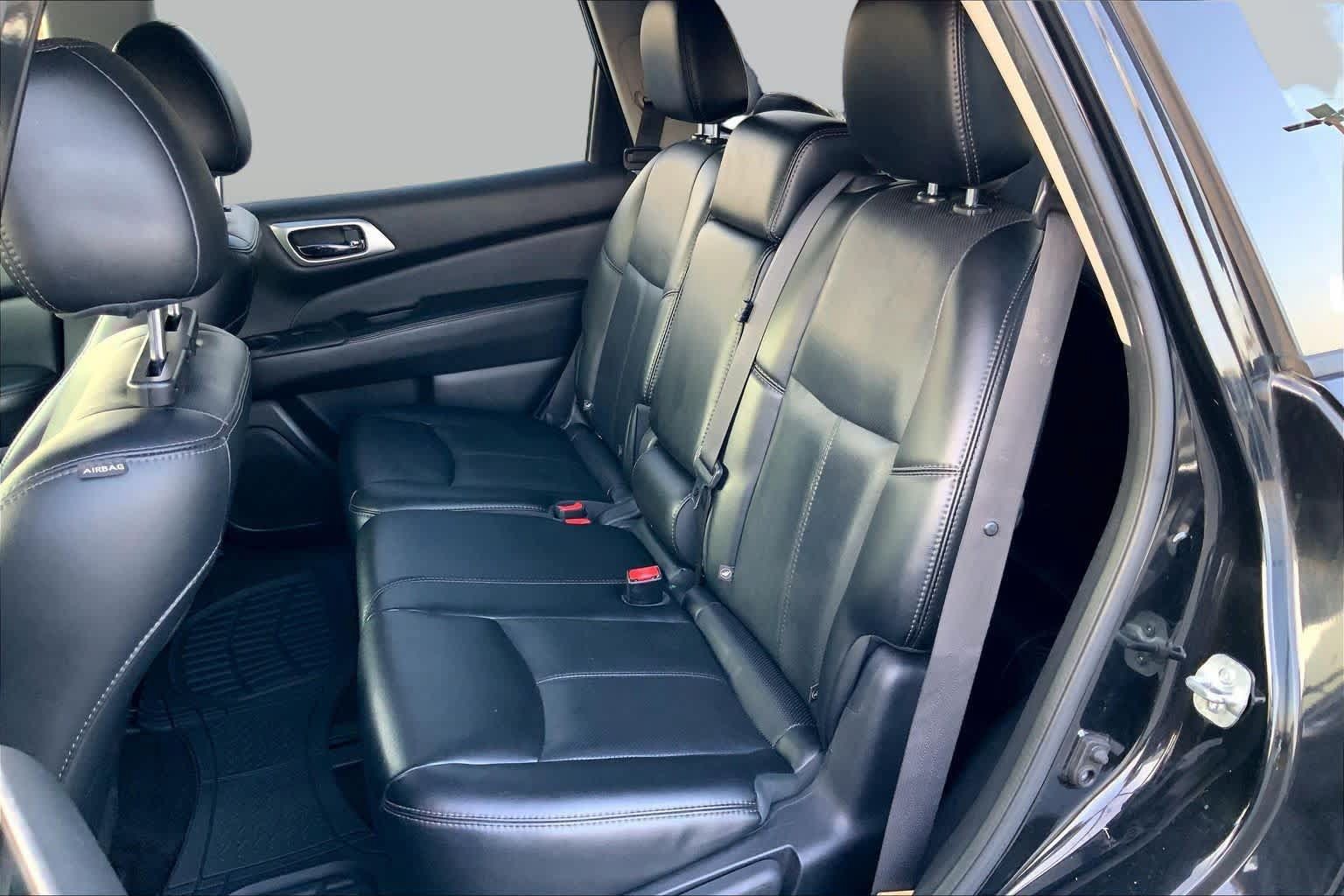 Used 2015 Nissan Pathfinder Platinum w/ Cargo Package FWD image 20
