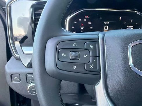 New 2026 GMC Sierra 1500 SLE w/ Preferred Package AWD/4WD image 29