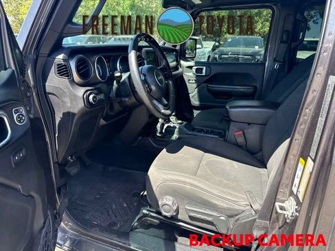 Used 2018 Jeep Wrangler Unlimited Sport S AWD/4WD image 7