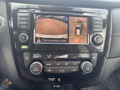 Used 2019 Nissan Rogue SL w/ Premium Package image 27