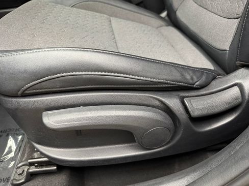 Used 2024 Kia Seltos S FWD image 11