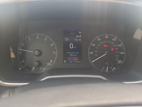 Certified 2025 Toyota Corolla SE w/ SE Package FWD image 22