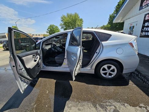 Used 2012 Toyota Prius Two w/ Preferred Accessory Pkg FWD image 23