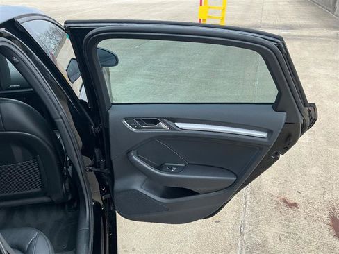 Used 2018 Audi A3 2.0T Premium image 32