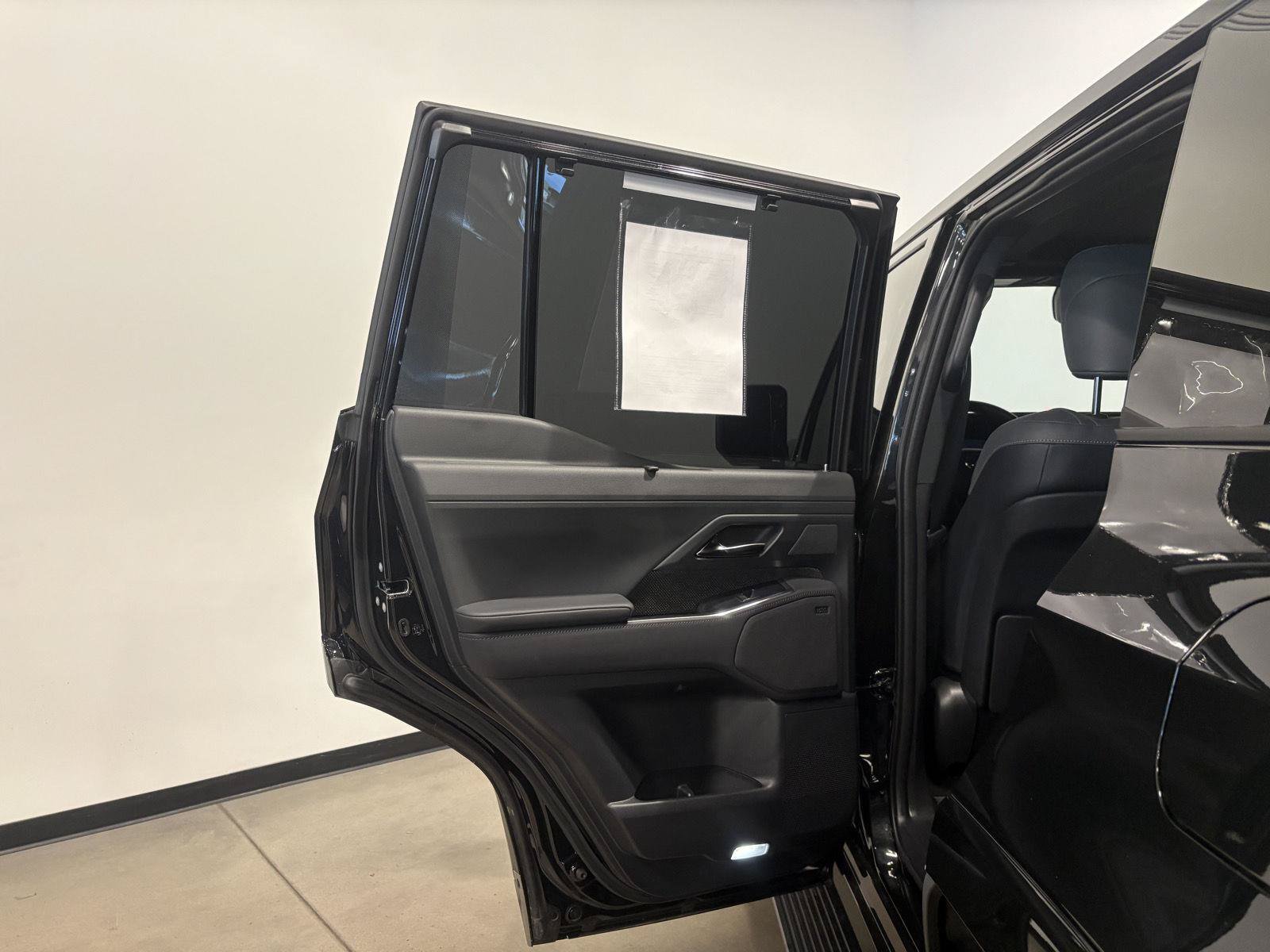 Used 2026 Lexus GX 550 w/ Accessory Package (2T) AWD/4WD image 31