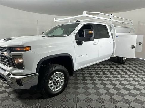 New 2025 Chevrolet Silverado 2500 LT w/ Convenience Package image 9