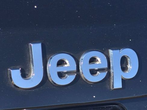 Certified 2024 Jeep Compass Limited AWD/4WD image 9