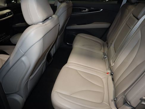 Used 2021 Lincoln Nautilus Reserve image 15