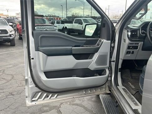 Used 2022 Ford F150 Limited image 16