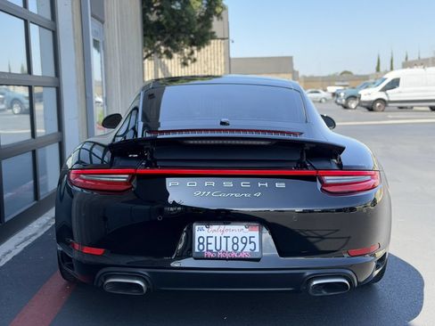 Used 2019 Porsche 911 Carrera 4 AWD/4WD image 5
