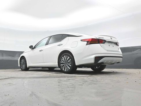 Used 2023 Nissan Altima 2.5 SV AWD/4WD image 23