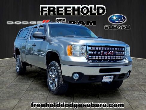 Used 2013 GMC Sierra 2500 SLE w/ SLE Preferred Package AWD/4WD image 1