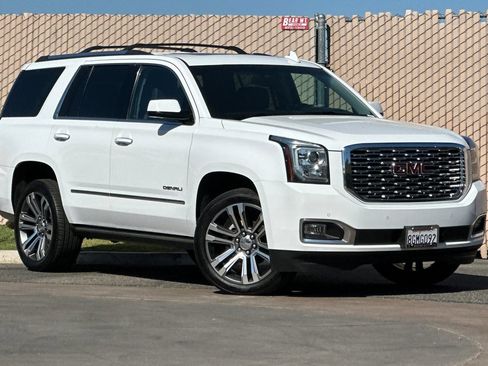 Used 2018 GMC Yukon Denali w/ Denali Ultimate Package AWD/4WD image 2