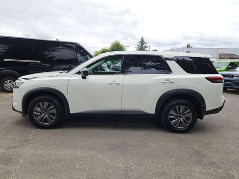 Used 2025 Nissan Pathfinder S AWD/4WD image 4