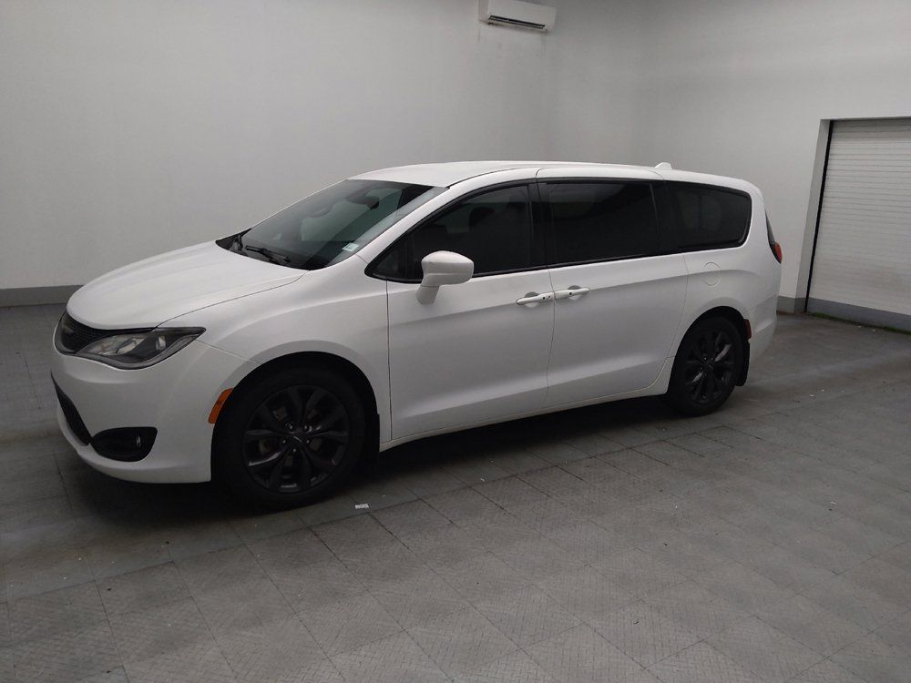 Used 2018 Chrysler Pacifica Touring Plus w/ S Appearance Package FWD image 2