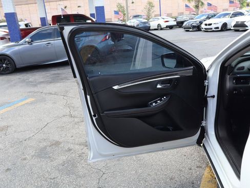 Used 2018 Chevrolet Impala LT FWD image 9