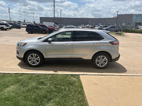 Used 2019 Ford Edge SEL w/ Equipment Group 201A FWD image 4