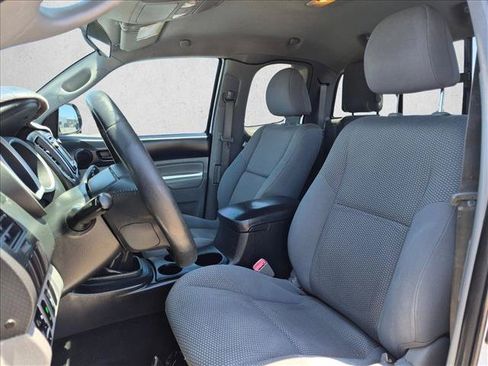 Used 2015 Toyota Tacoma 2WD Access Cab w/ Convenience Package image 18