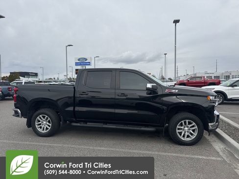 Used 2020 Chevrolet Silverado 1500 LT w/ Convenience Package image 5