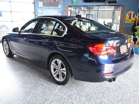Used 2017 BMW 330i xDrive Sedan w/ Premium Package image 6