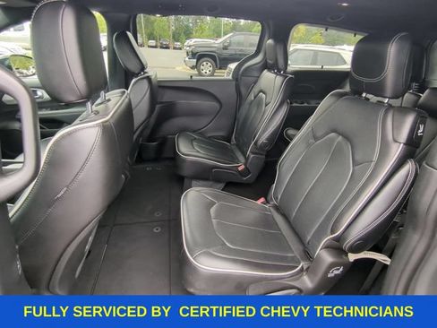 Used 2025 Chrysler Pacifica Limited FWD image 39
