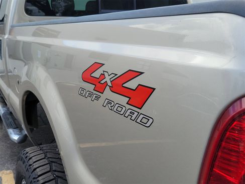 Used 2008 Ford F250 Lariat image 8