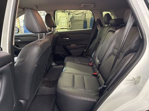 Certified 2025 Nissan Rogue SL FWD image 26