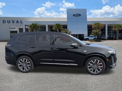 Used 2023 Cadillac XT6 Sport w/ Platinum Package image 3