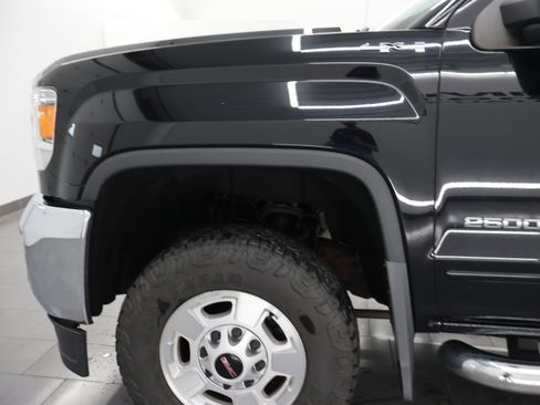 Used 2018 GMC Sierra 2500 SLE w/ HD SLE Preferred Plus Package AWD/4WD image 35