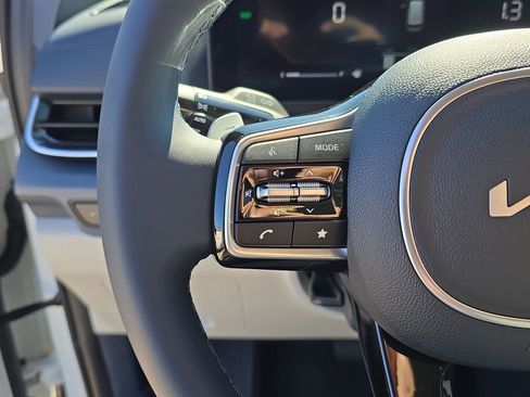 New 2026 Kia Carnival EX image 30