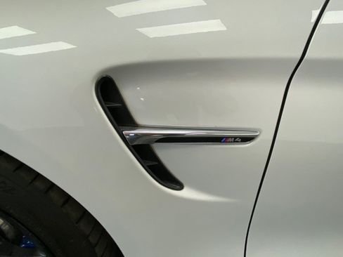 Used 2016 BMW M4 Convertible RWD image 21