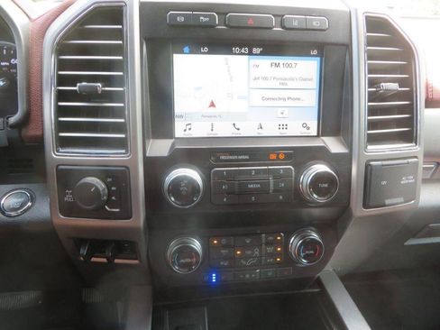 Used 2019 Ford F350 Platinum w/ Platinum Ultimate Package AWD/4WD image 21