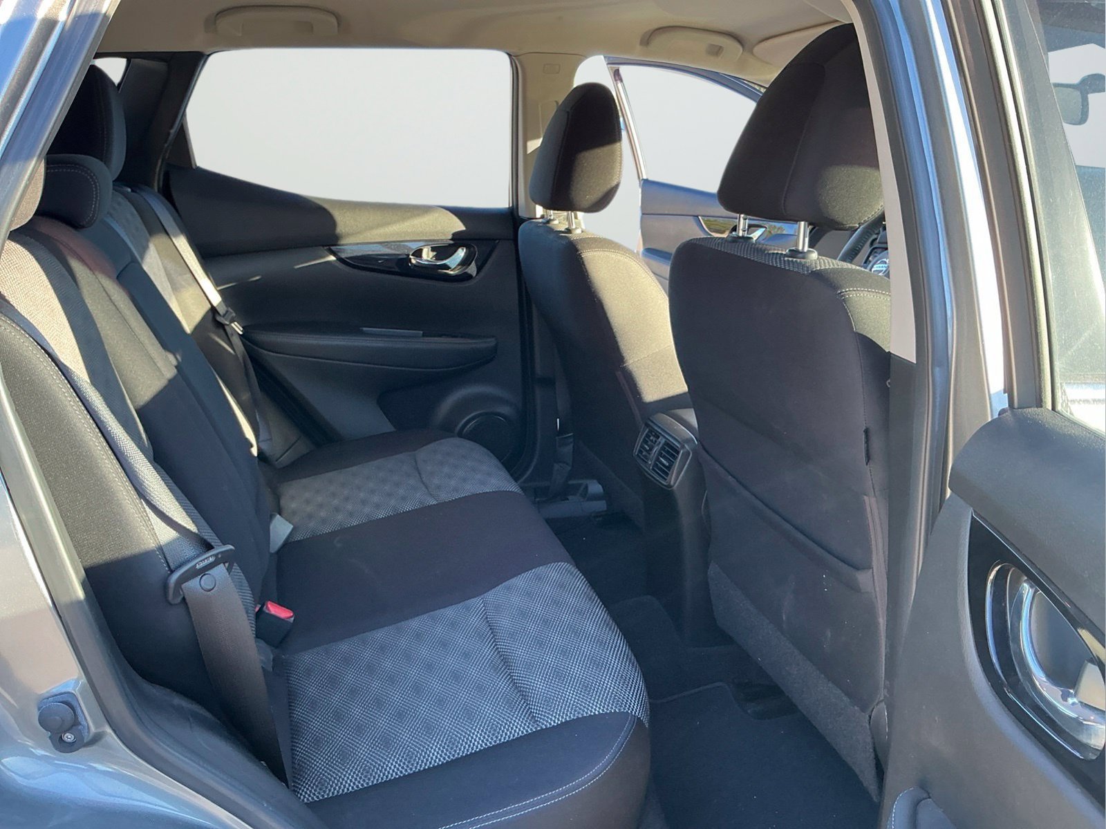 Used 2017 Nissan Rogue Sport SV w/ SV All-Weather Package FWD image 13