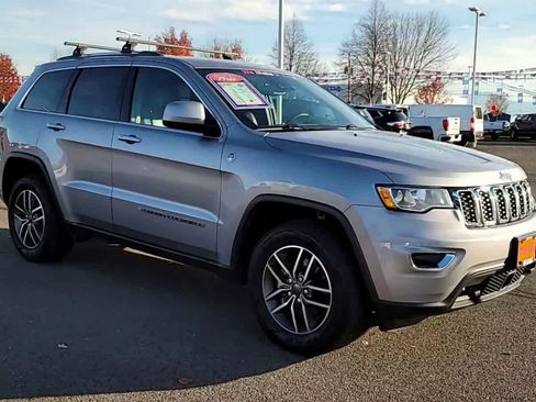 Used 2020 Jeep Grand Cherokee Laredo w/ Quick Order Package 2BN North image 2