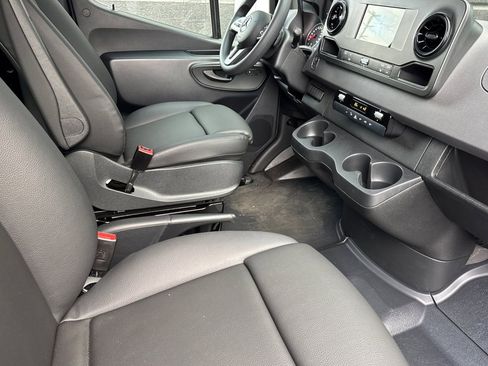 Used 2024 Mercedes-Benz Sprinter 3500 image 13