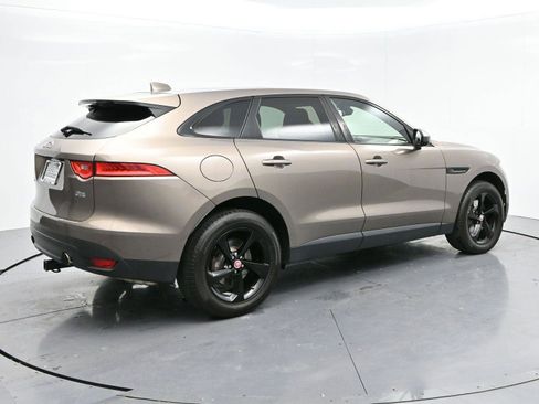 Used 2017 Jaguar F-PACE Premium image 7