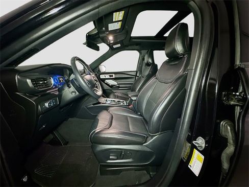 Certified 2022 Ford Explorer ST w/ Equipment Group 401A image 17