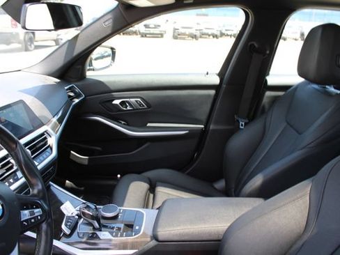 Used 2020 BMW 330i Sedan w/ Driving Assistance Package RWD image 36