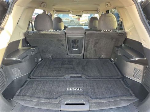 Used 2020 Nissan Rogue SV image 6