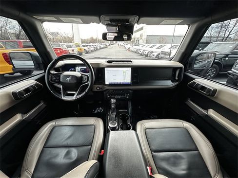 Certified 2023 Ford Bronco Wildtrak image 3