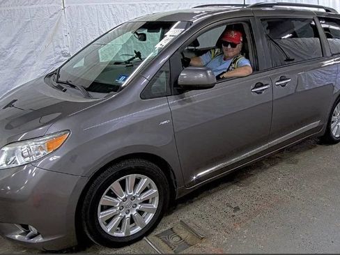 Used 2017 Toyota Sienna XLE w/ XLE Navigation Package AWD/4WD image 1