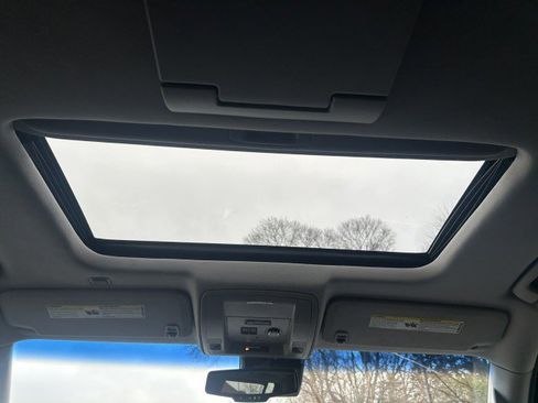 Used 2016 Chevrolet Suburban LTZ image 16